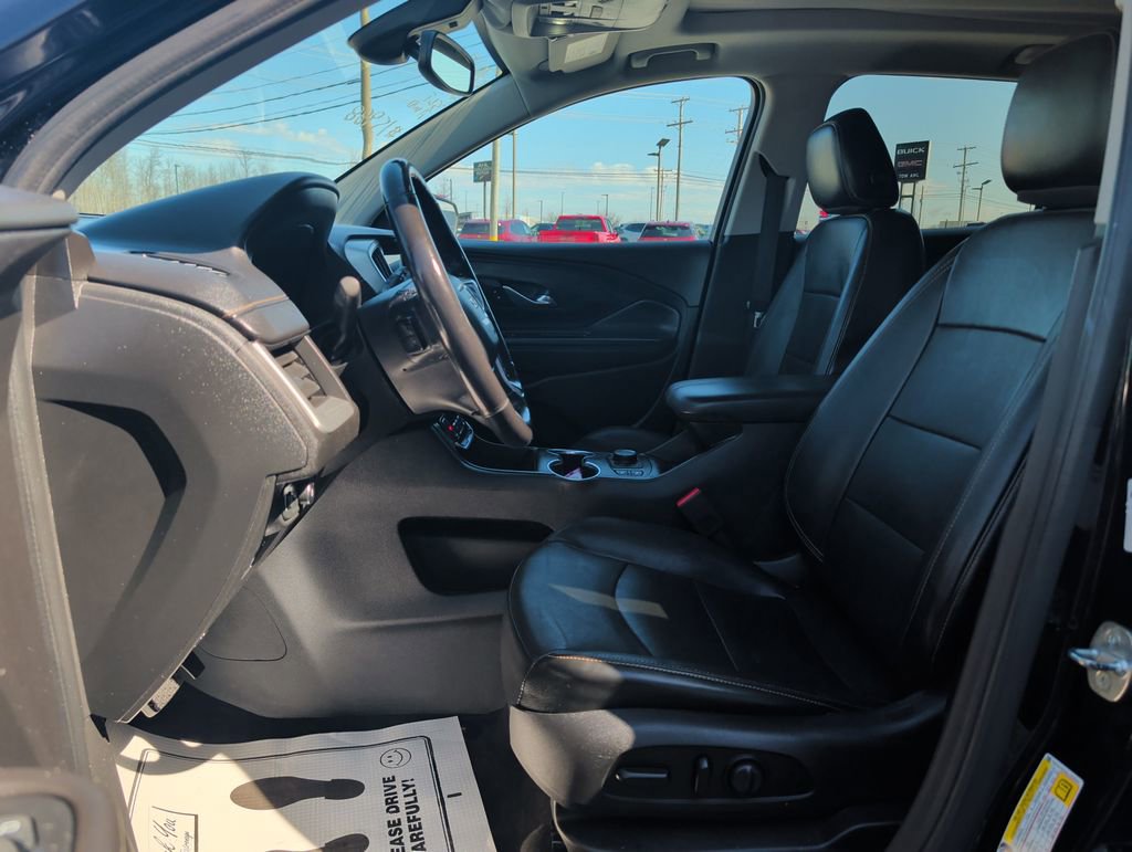 Used 2020 GMC Terrain SLT w/ GMC Pro Grade Package image 8