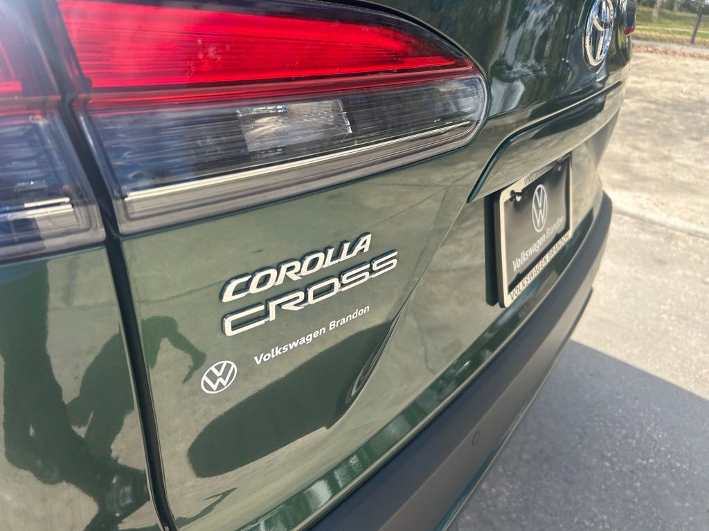 Used 2022 Toyota Corolla Cross XLE w/ Convenience Package AWD/4WD image 29