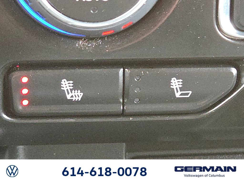 Used 2023 Chevrolet Suburban Z71 w/ Luxury Package AWD/4WD image 38