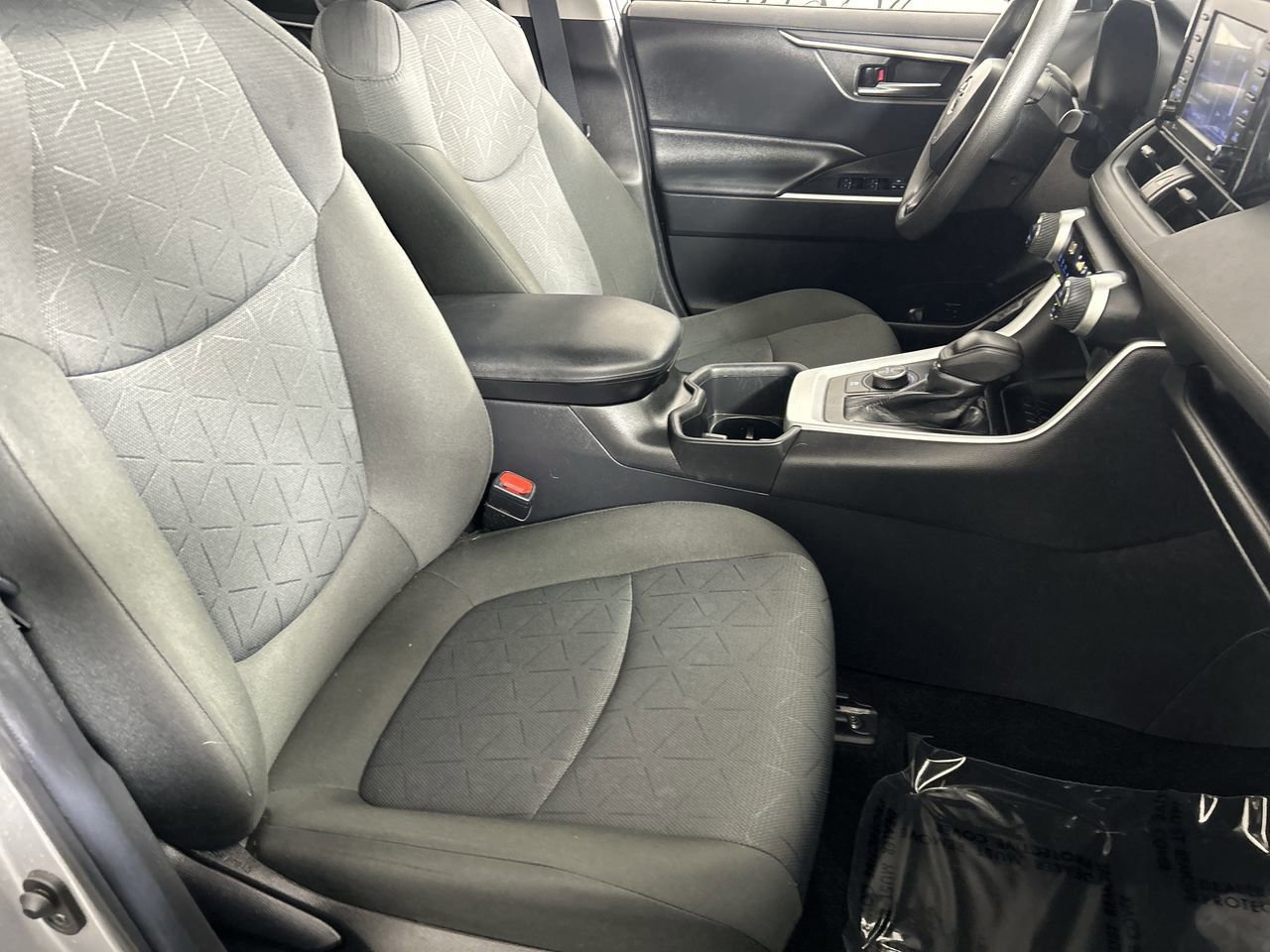 Used 2022 Toyota RAV4 XLE w/ Convenience Package image 26