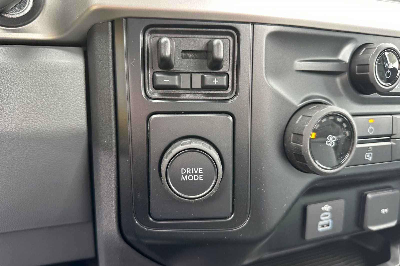 New 2024 Ford F550 2WD Regular Cab Super Duty image 20