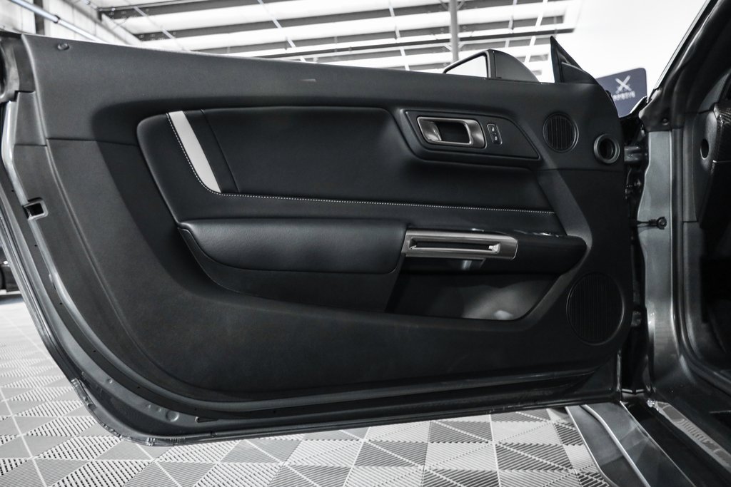 Used 2022 Ford Mustang Shelby GT500 w/ Carbon Fiber Track Pack image 36