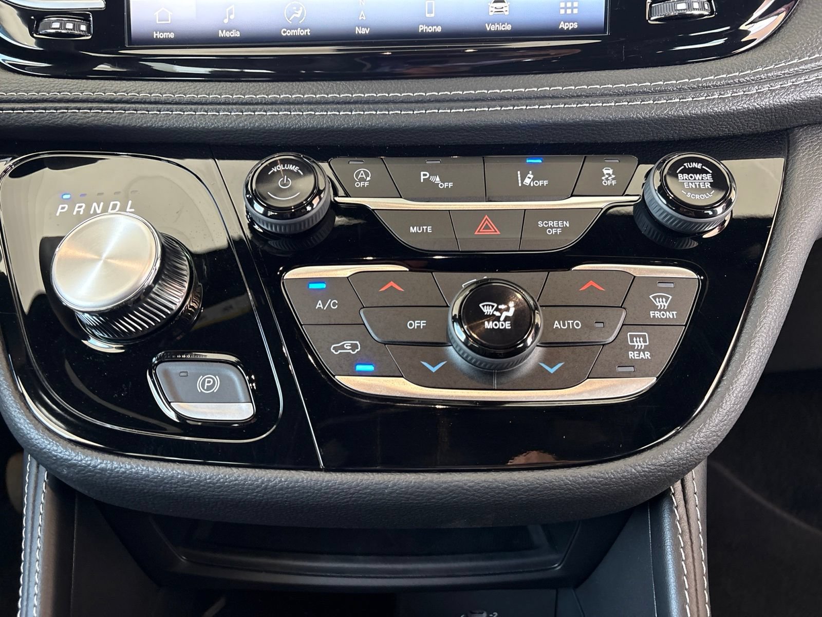 New 2027 Chrysler Pacifica Limited FWD image 42