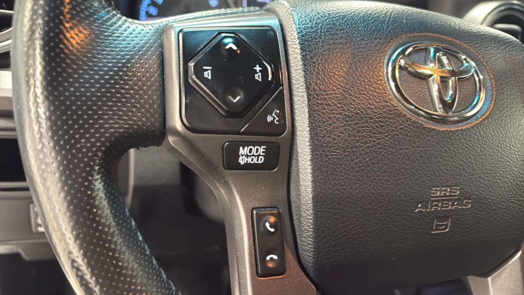 Used 2017 Toyota Tacoma TRD Off-Road AWD/4WD image 25