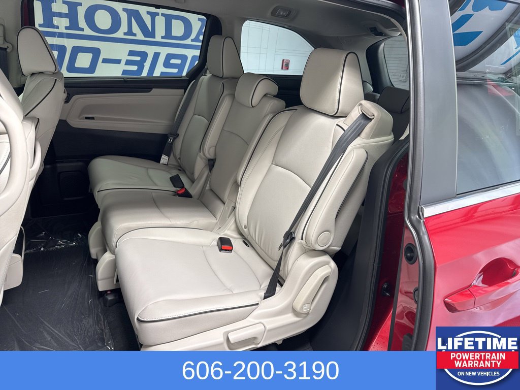 New 2026 Honda Odyssey Touring image 14