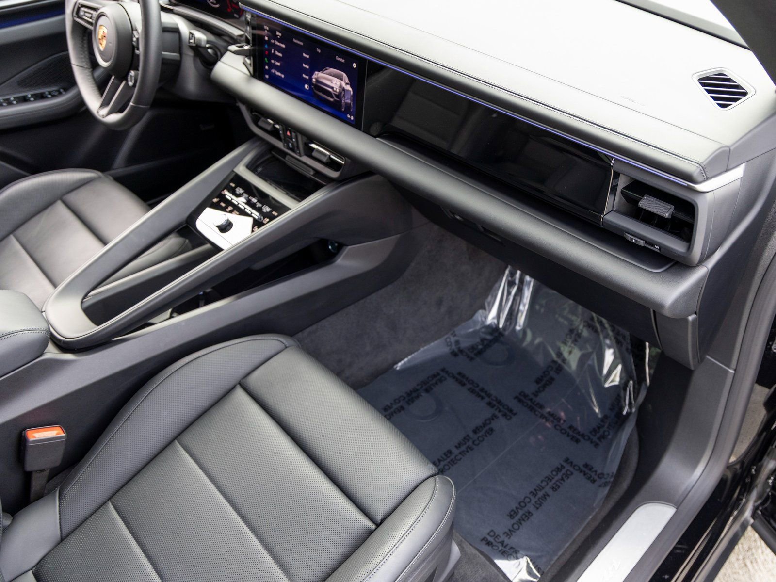 Certified 2025 Porsche Macan Electric image 55