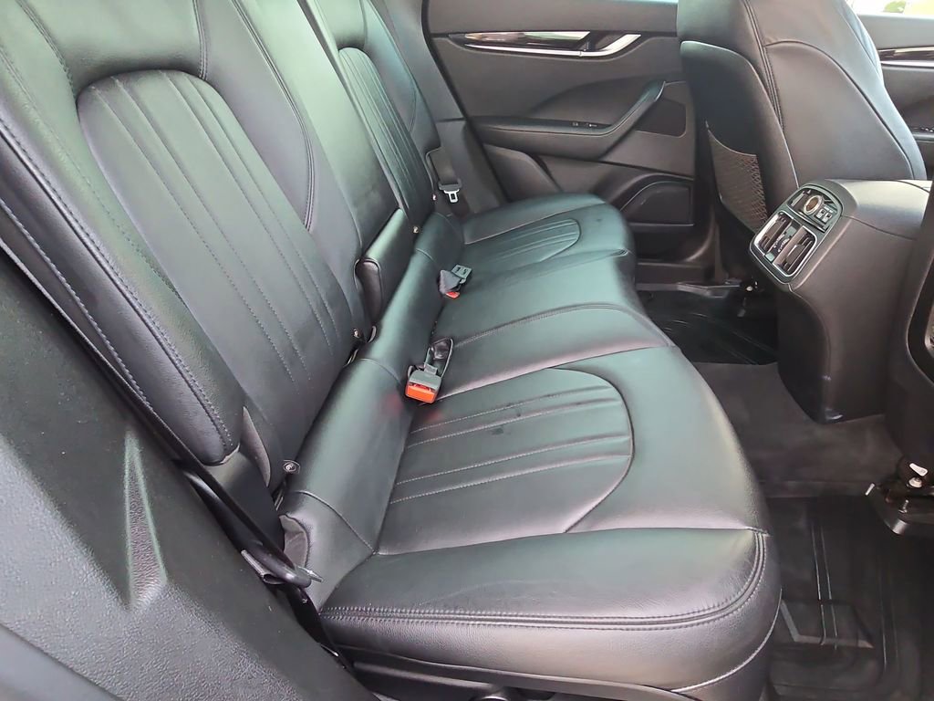Used 2018 Maserati Levante image 32