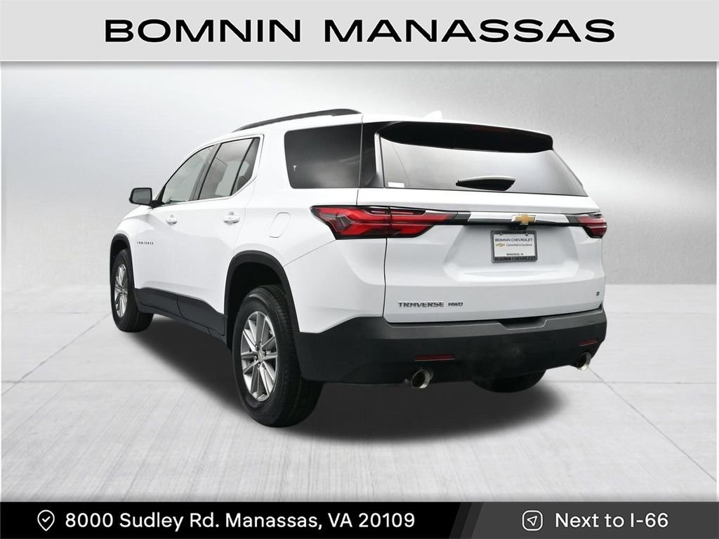 Used 2023 Chevrolet Traverse LT w/ Rear Camera Mirror Package AWD/4WD image 3