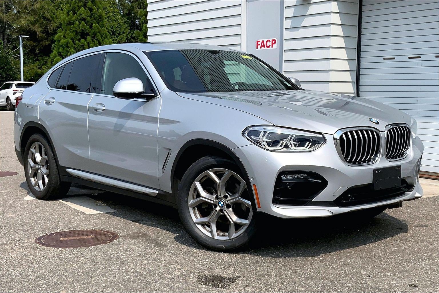 Used 2021 BMW X4 xDrive30i w/ Executive Package AWD/4WD image 9