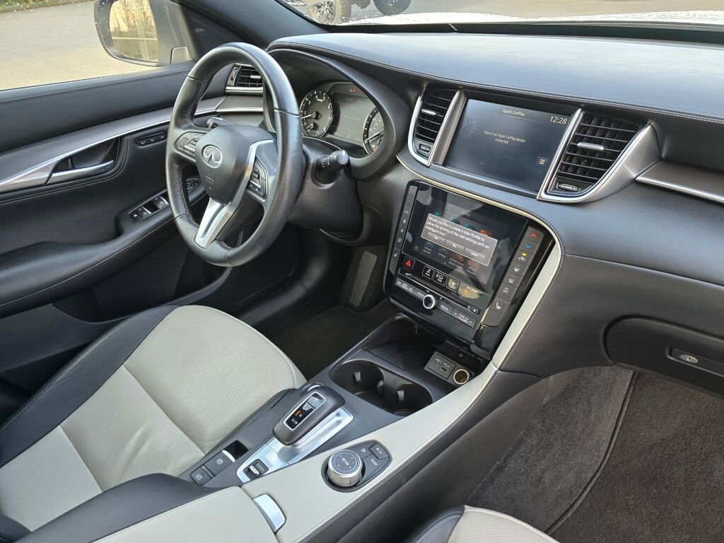 Used 2024 INFINITI QX55 Luxe image 11