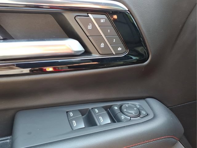 Used 2025 Chevrolet Tahoe RST w/ Comfort Package AWD/4WD image 17