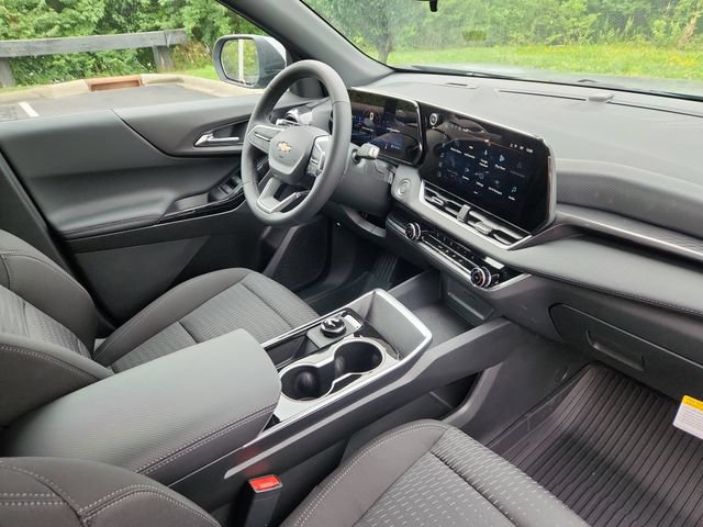 New 2027 Chevrolet Equinox LT w/ LPO, Floor Liner Package FWD image 19