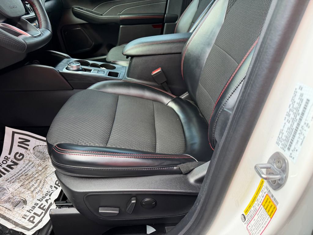 Used 2023 Ford Escape ST-Line Select w/ Tech Pack #2 AWD/4WD image 12