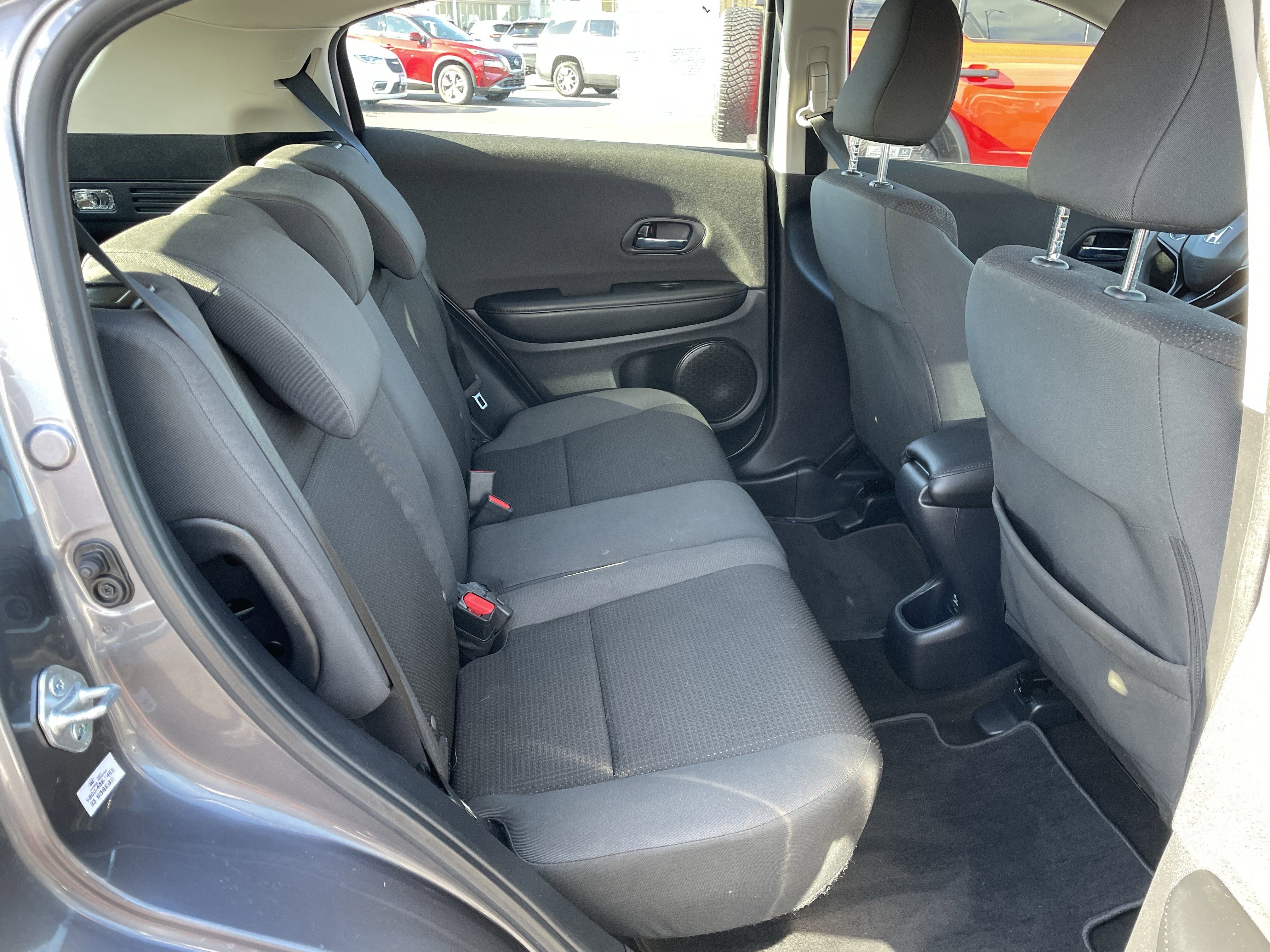 Used 2021 Honda HR-V LX image 27