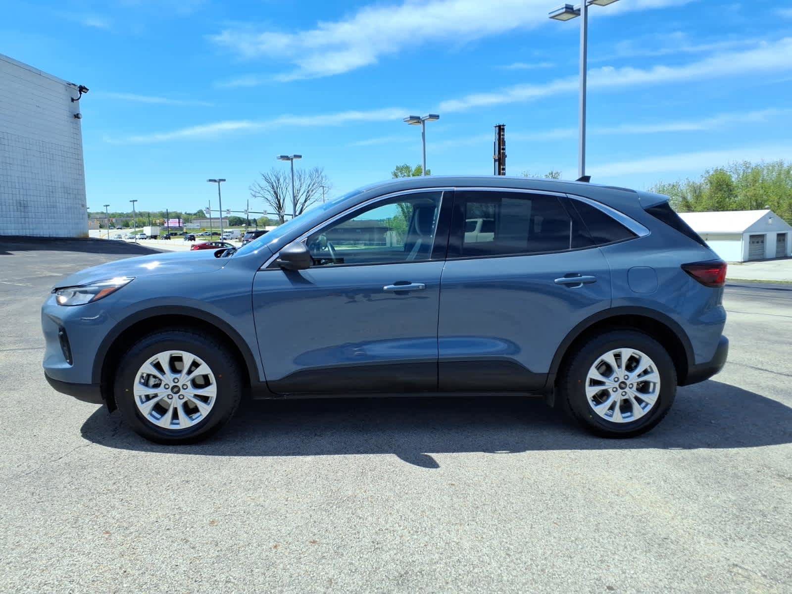 Used 2024 Ford Escape Active w/ Tech Pack #1 AWD/4WD image 11