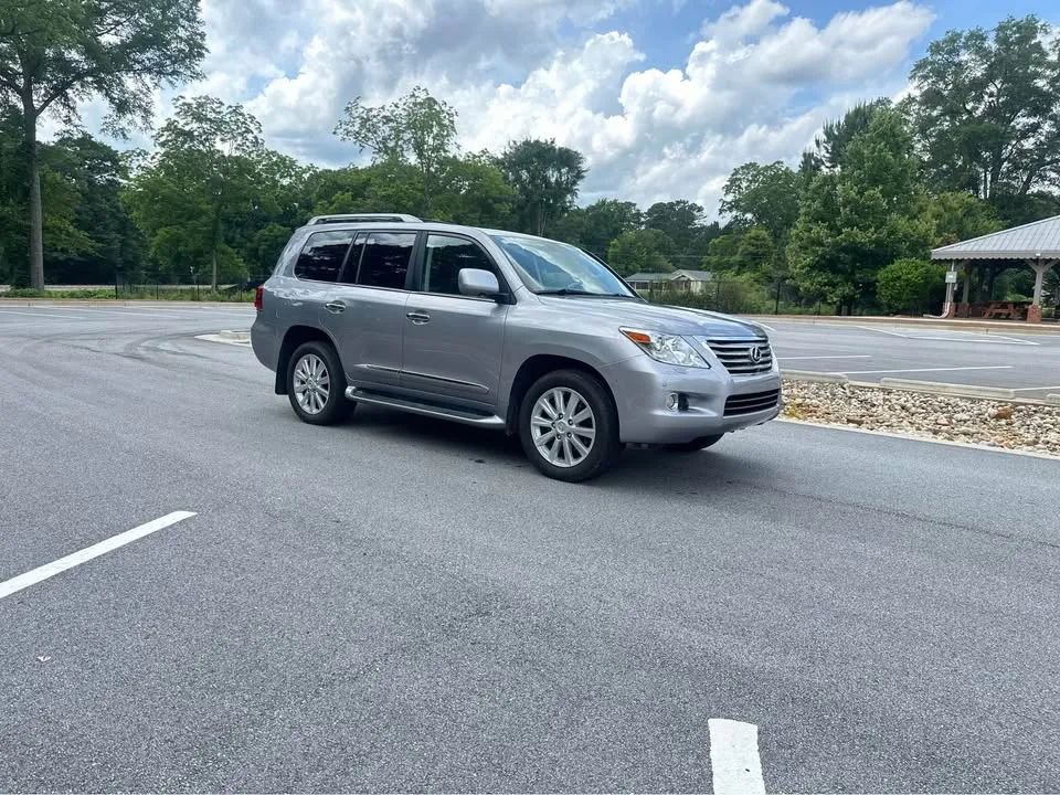 Used 2009 Lexus LX 570 4WD image 3