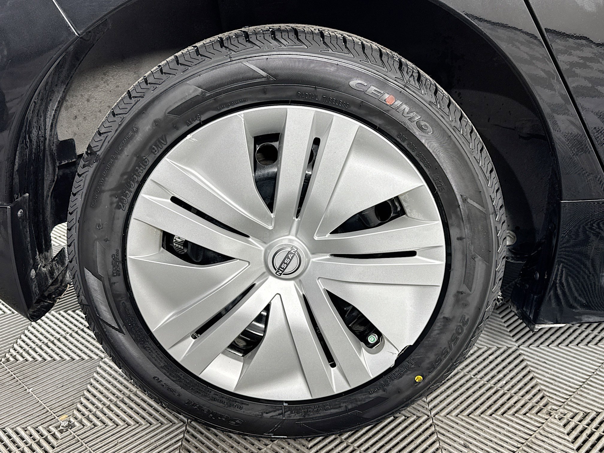 Used 2023 Nissan Leaf S image 56