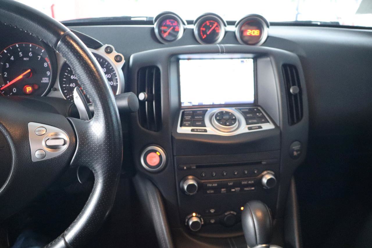 Used 2015 Nissan 370Z Coupe RWD image 24