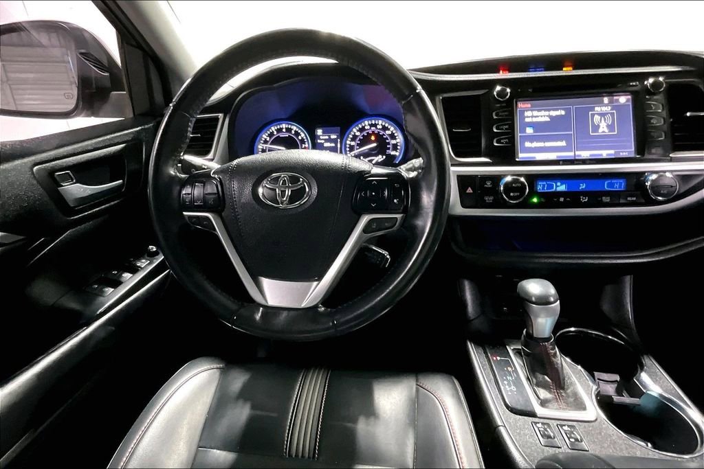Used 2019 Toyota Highlander SE image 7