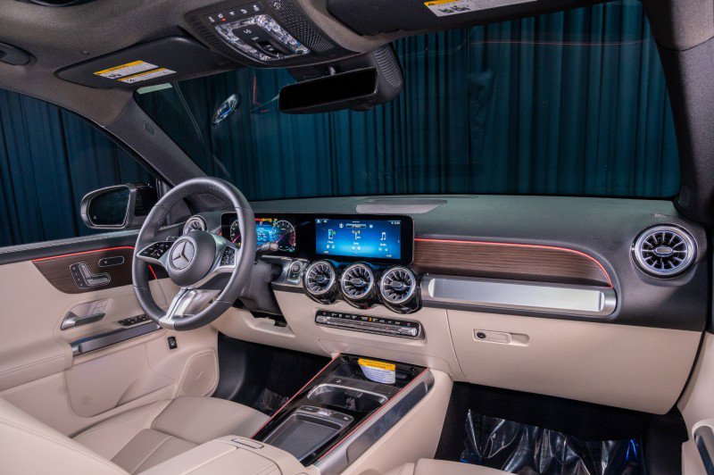 New 2026 Mercedes-Benz GLB 250 4MATIC image 4
