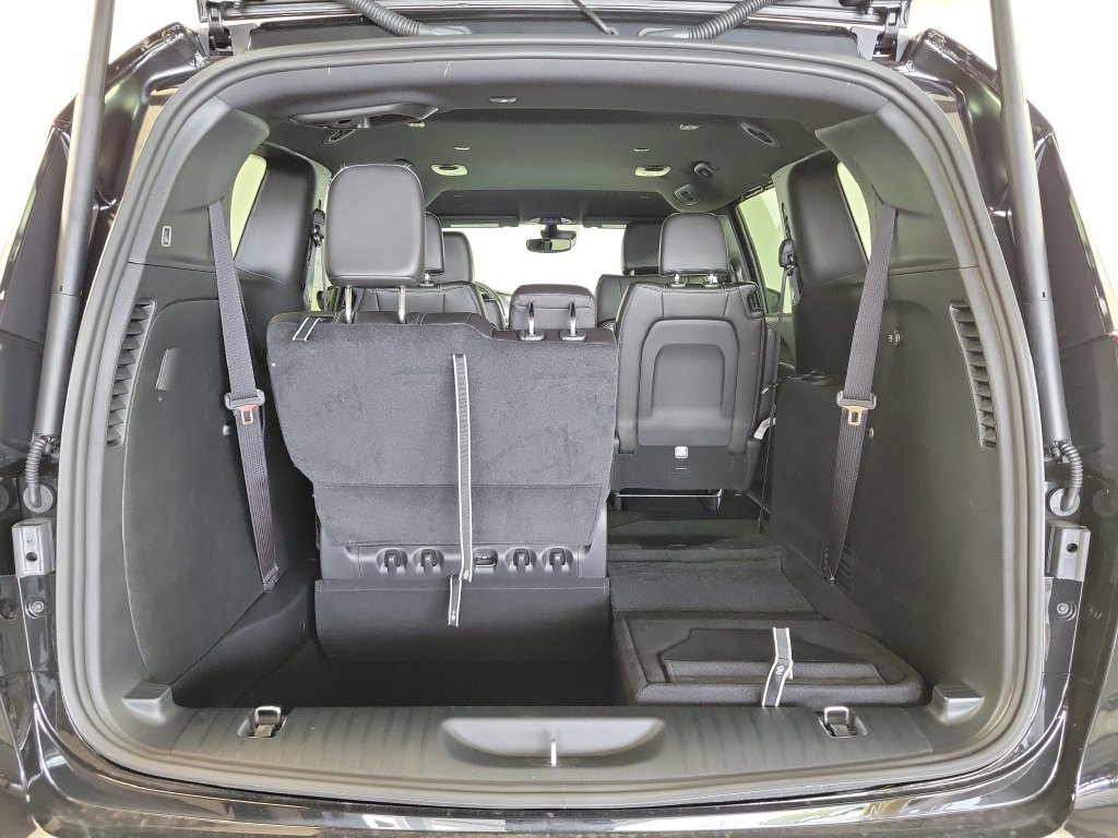 New 2027 Chrysler Pacifica Select FWD image 25