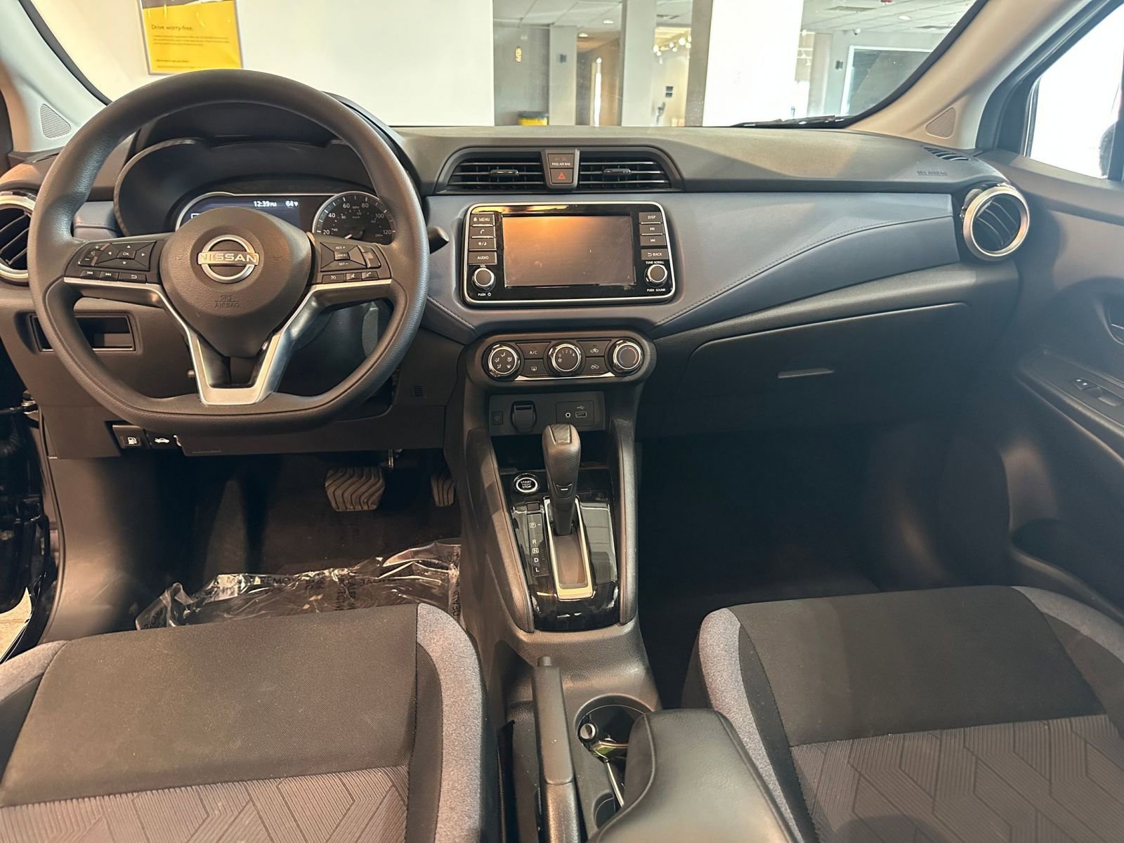 Used 2025 Nissan Versa SV image 34