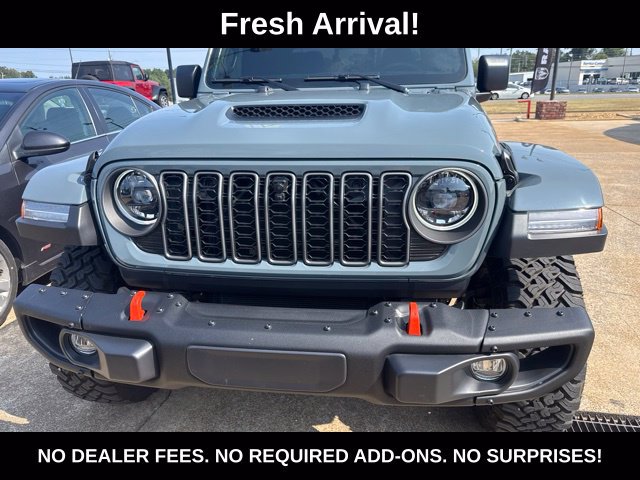 Used 2025 Jeep Gladiator Mojave AWD/4WD image 2