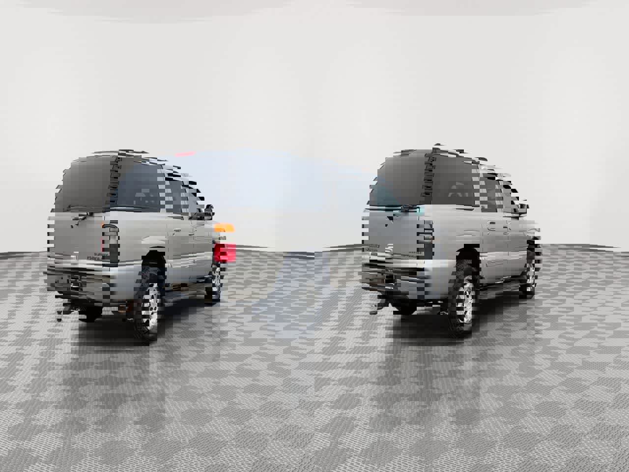 Used 2005 Chevrolet Suburban LT w/ Preferred Equipment Group image 8