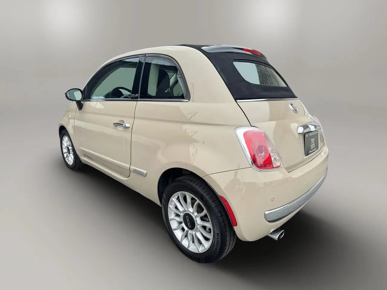 Used 2012 FIAT 500 Lounge w/ Luxury Leather Pkg FWD image 9