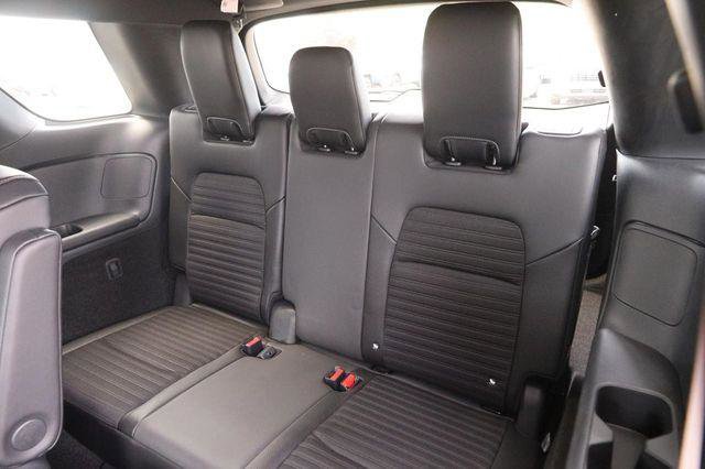 Used 2024 Nissan Pathfinder Rock Creek AWD/4WD image 10