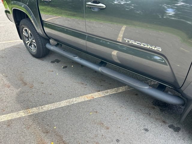 Used 2017 Toyota Tacoma TRD Sport w/ Tow Package (A/T) AWD/4WD image 38