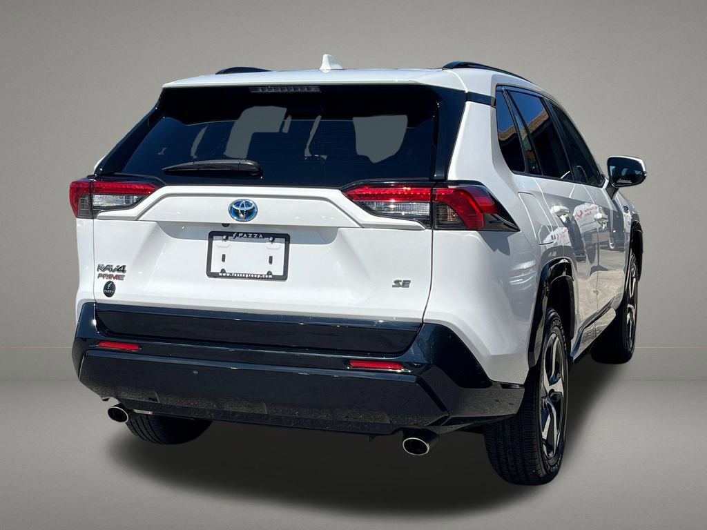 Used 2021 Toyota RAV4 SE w/ Weather & Moonroof Package AWD/4WD image 5