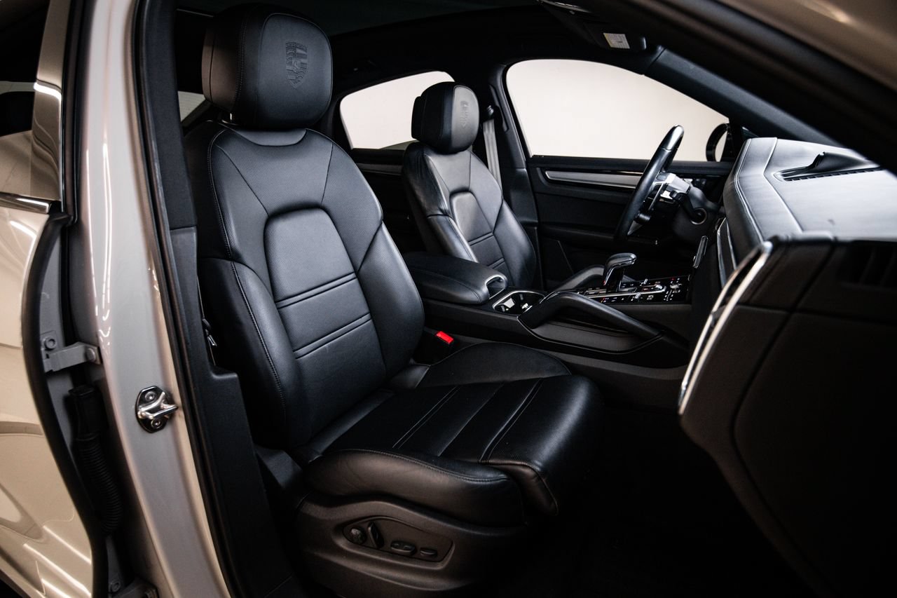 Certified 2023 Porsche Cayenne Platinum Edition AWD/4WD image 29