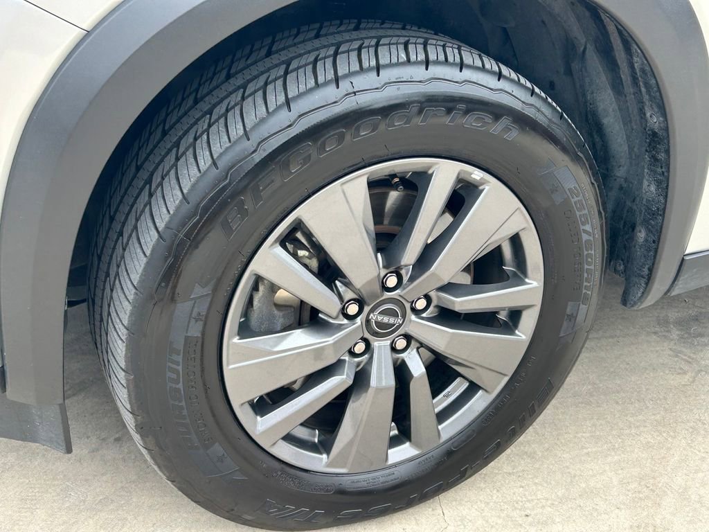 Used 2024 Nissan Pathfinder SV image 9