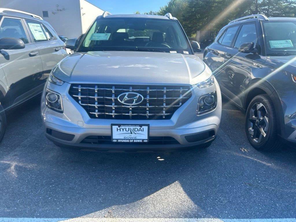 New 2026 Hyundai Venue SEL FWD image 3