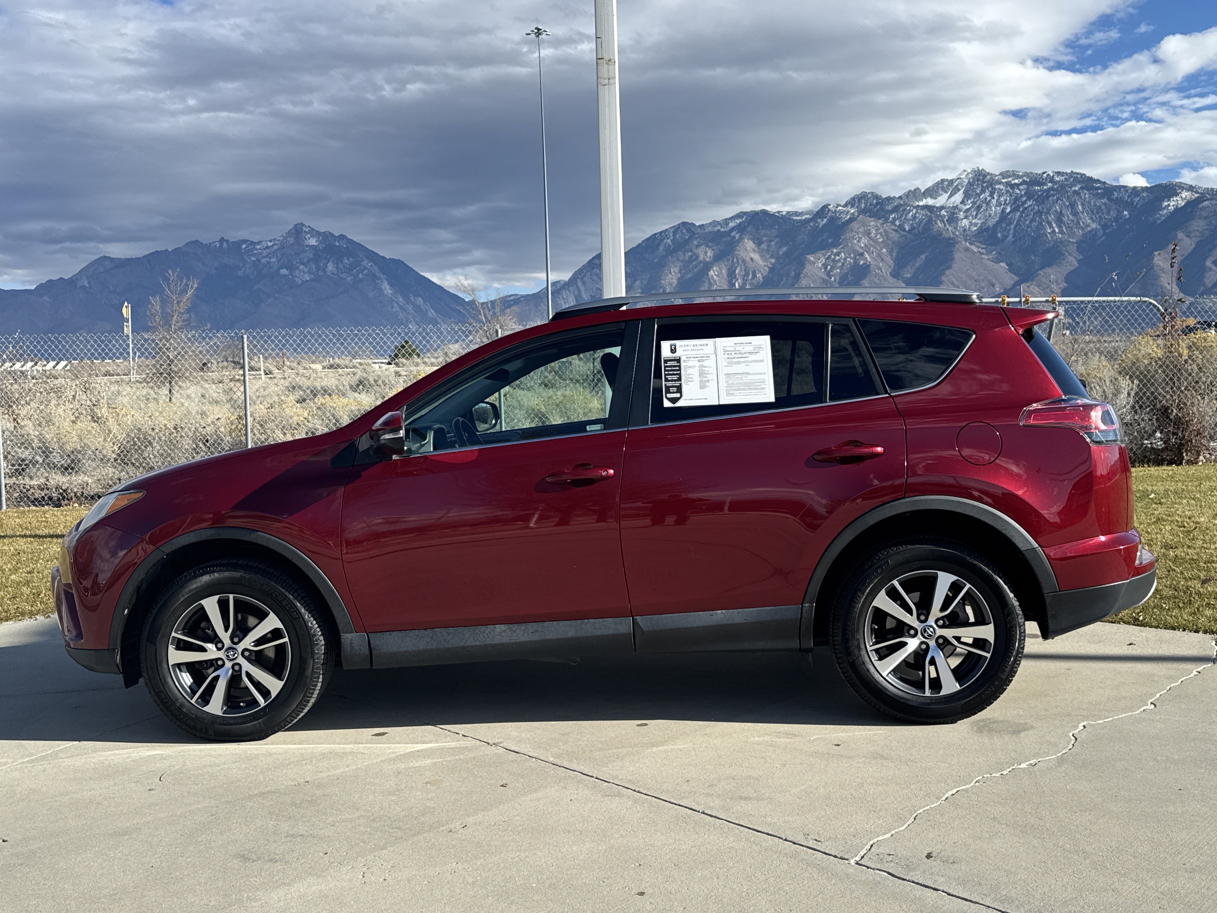 Used 2018 Toyota RAV4 XLE image 2
