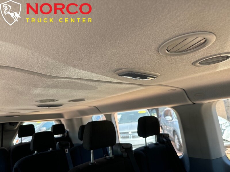 Used 2017 Ford Transit 350 XLT RWD image 12