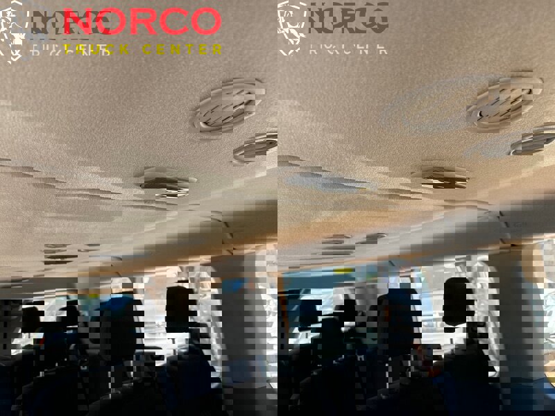 Used 2017 Ford Transit 350 XLT RWD image 12