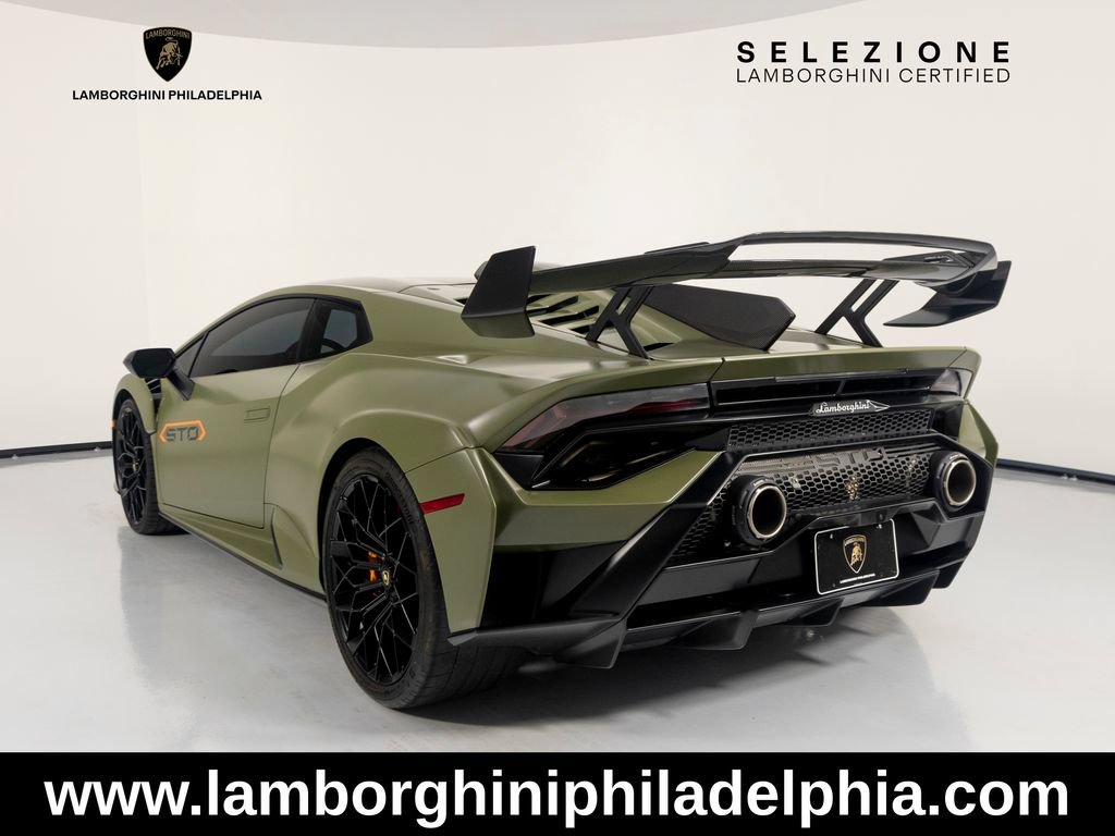 Used 2023 Lamborghini Huracan STO RWD image 3