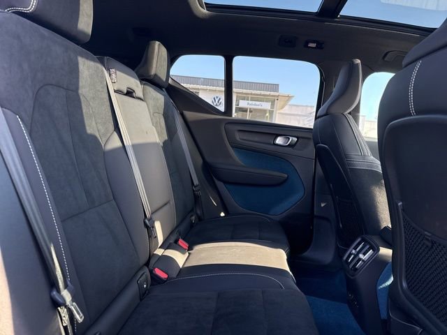 Used 2023 Volvo XC40 Recharge Ultimate image 11