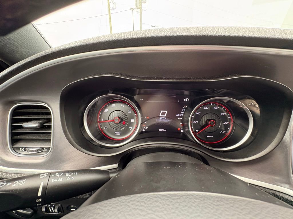 Used 2020 Dodge Charger SXT RWD image 21