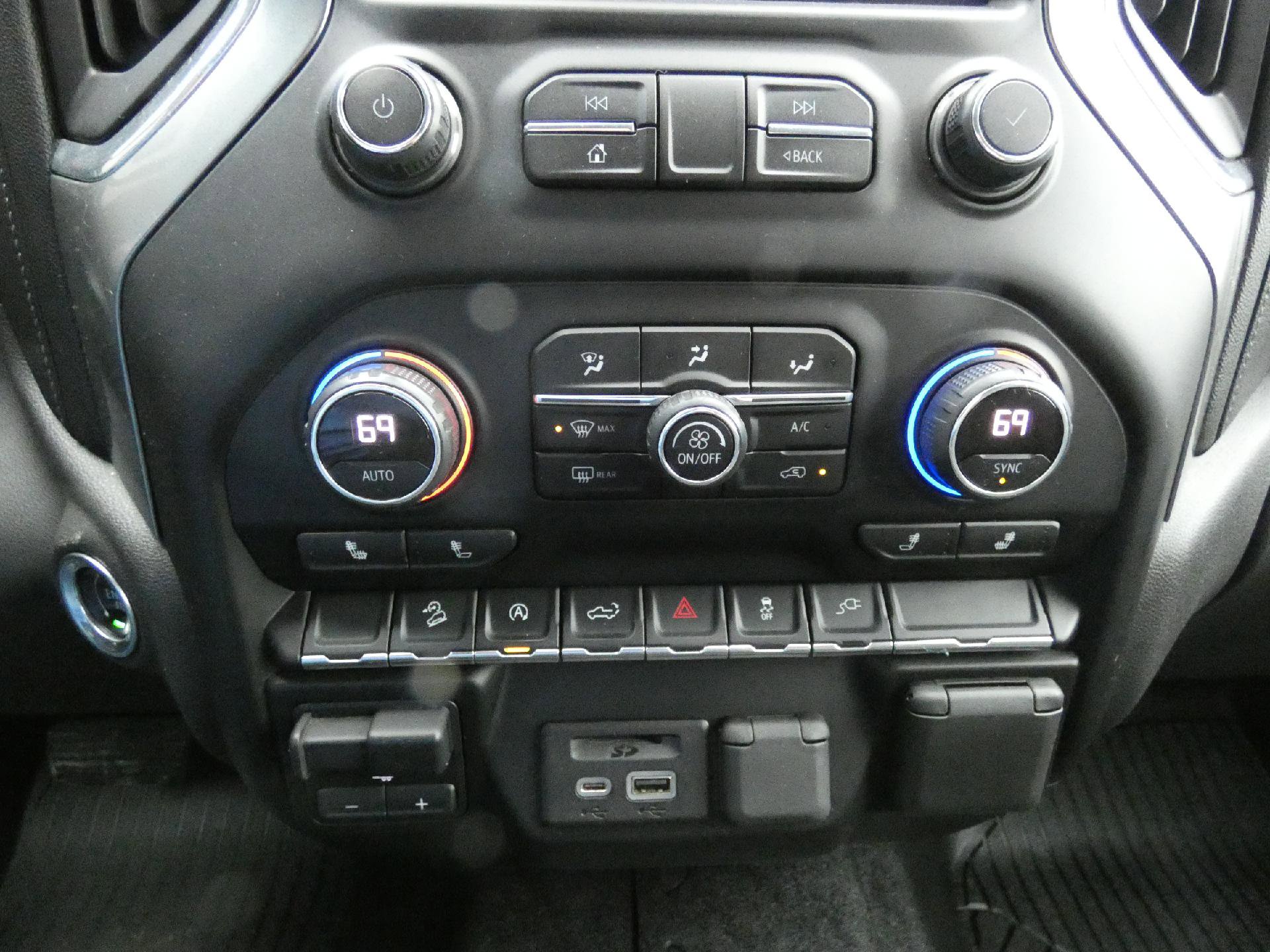 Used 2020 Chevrolet Silverado 1500 LT w/ All-Star Edition image 23