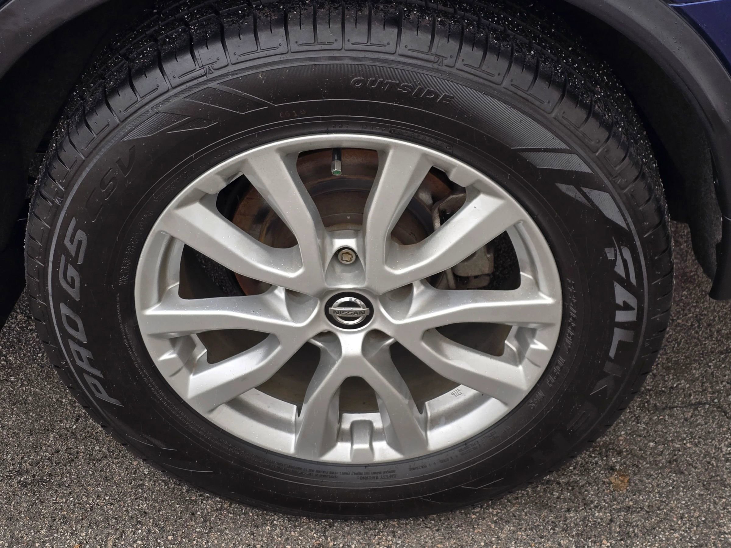 Used 2020 Nissan Rogue SV image 32