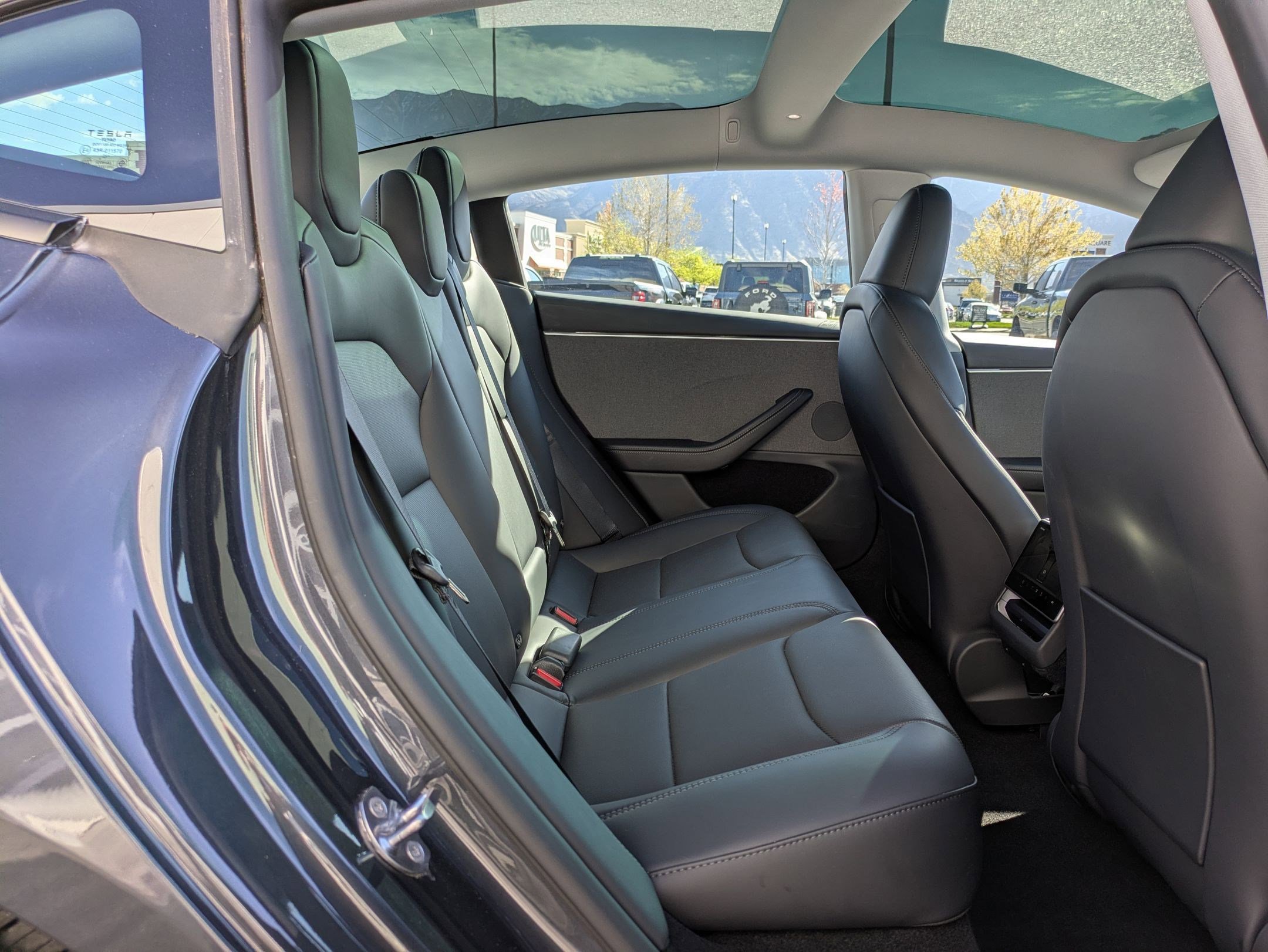 Used 2025 Tesla Model 3 image 31