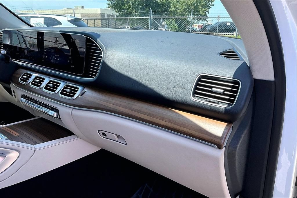 Used 2025 Mercedes-Benz GLE 350 4MATIC image 19
