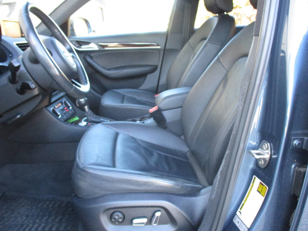 Used 2018 Audi Q3 2.0T Premium Plus w/ Premium Plus Package image 78