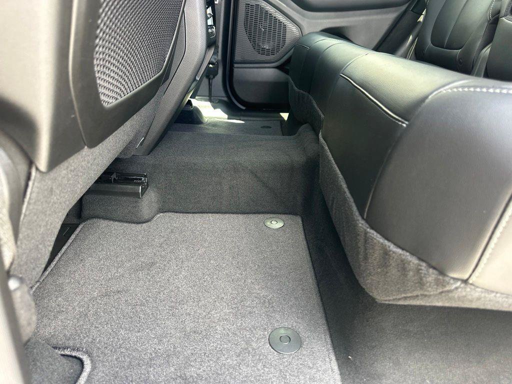 New 2026 Jeep Grand Cherokee Limited w/ Limited Altitude Package RWD image 17