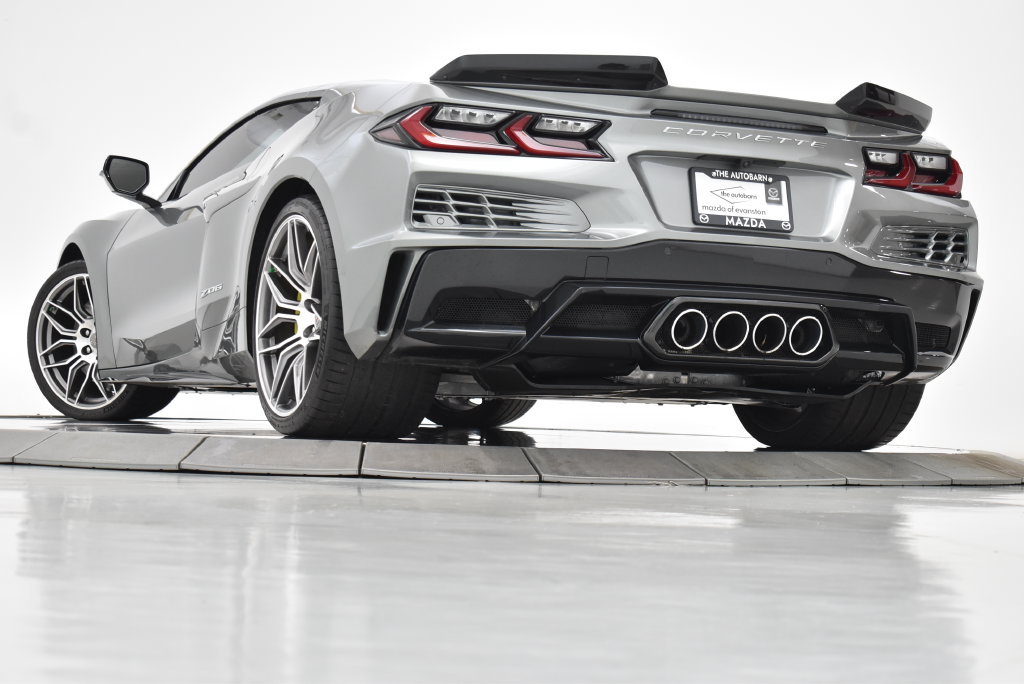 Used 2024 Chevrolet Corvette Z06 RWD image 15