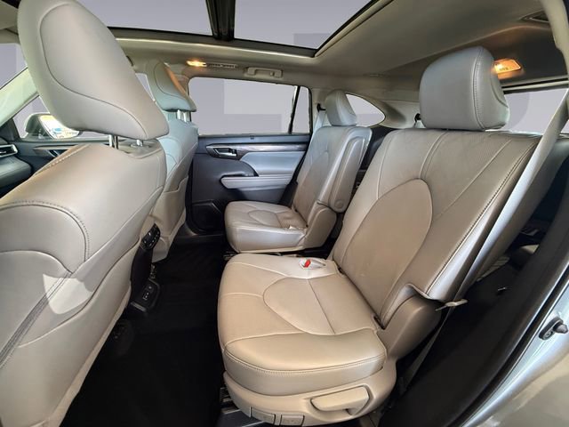Used 2026 Toyota Highlander Platinum AWD/4WD image 16