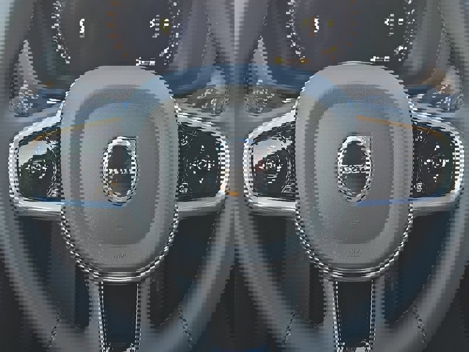 New 2026 Volvo XC60 B5 Core w/ Climate Package image 12